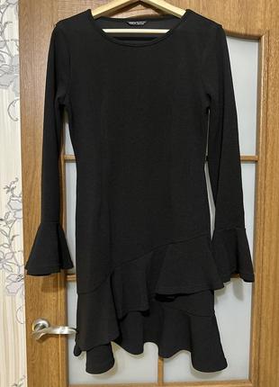 Платье черное нарядное с воланами