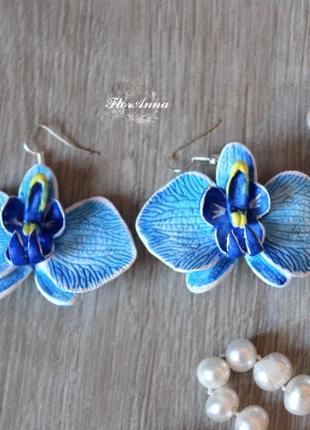 Голубой набор украшений ручной работы из полимерной глины "голубые орхидеи" серьги и заколка6 фото