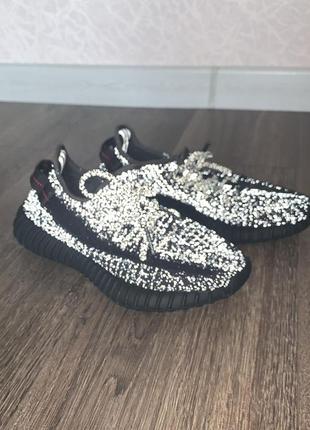 Кроссовки adidas yeezy boost1 фото