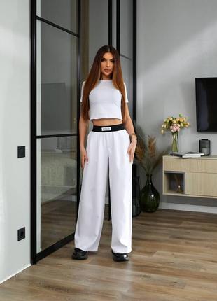 Жіночий костюм