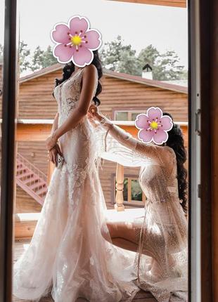 Шикарна весільна сукня силуету рибка з шлейфом1 фото
