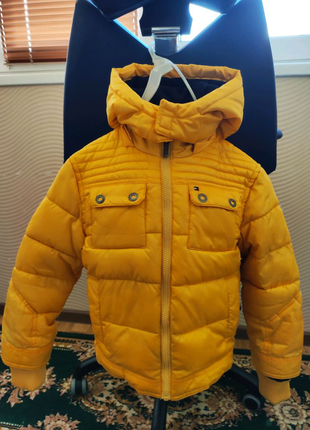 Куртка tommy hT3A2-32175-0572 на 5-6 років на синтепоні
