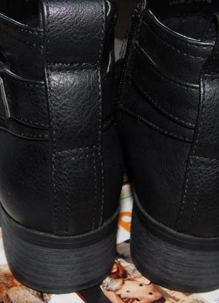 Демисезонные ботинки челси оксфорд на низком ходу с декоративной цепью и пряжкой6 фото