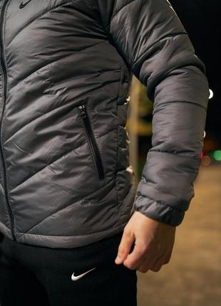 Демисезонная куртка nike 6