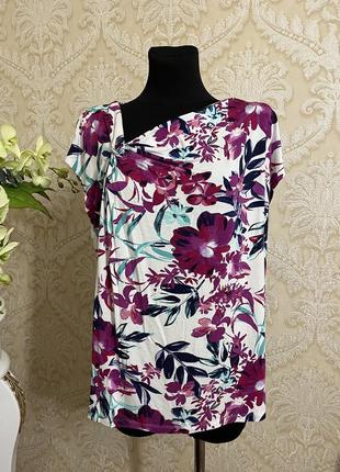 Футболка яскрава