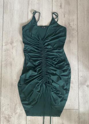 Красивый сарафан впереди затяжка