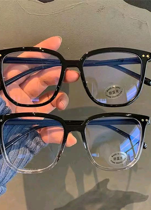 Іміджеві окуляри нульовки в квадратній оправі1 фото