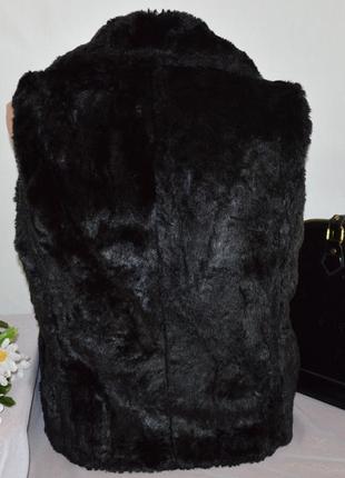 Брендовая черная меховая жилетка с карманами julia s. roma модакрил2 фото