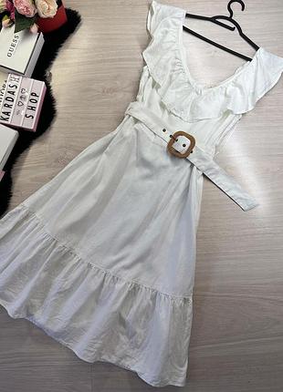 Платье с поясом