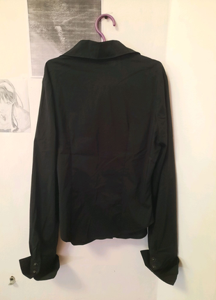 Чорна блузка в вінтажному стилі з рюшами5 фото