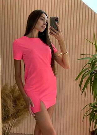 Плаття з розрізом