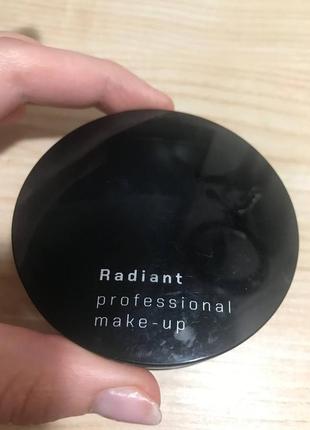 Radiant maxi coverage powder компактна пудра для обличчя "максимальне покриття"1 фото