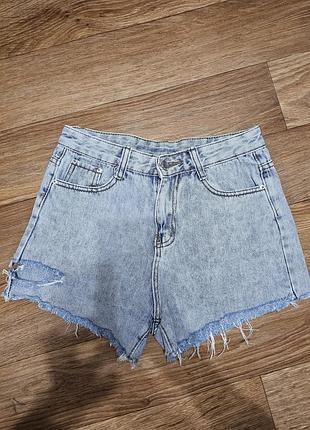 Джинсовые шорты