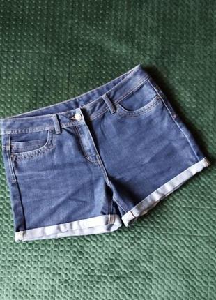 Шорты на размер 44-46,п/о в поясе 41 см, длина 50 см, длина 32 см.