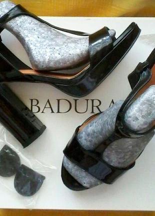 Модельные босоножки badura, лаковая натуральная кожа.2 фото