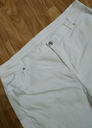 Білосніжні джинсові укорочені брюки капрі бриджі батал високий2 фото