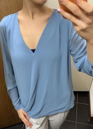 Голубая блуза