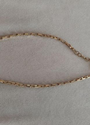 Цепочка под золотою цепью