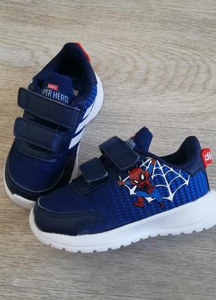 Кроссовки adidas marvel 22 размер