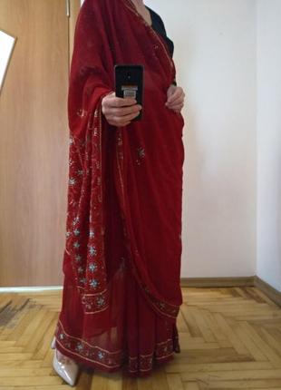 Ніжне красиве сарі з вишивкою, індійське вбрання5 фото