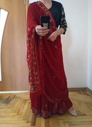 Ніжне красиве сарі з вишивкою, індійське вбрання9 фото