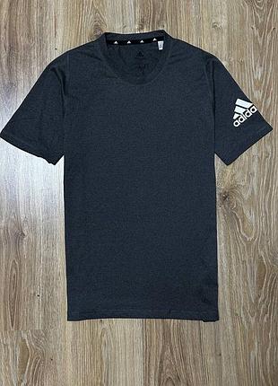 Футболка від фірми adidas zne