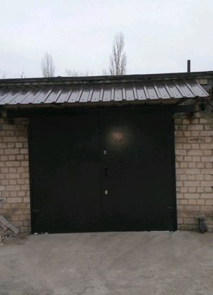 Гаражні ворота, металеві, з утепленням, елементами ковки...