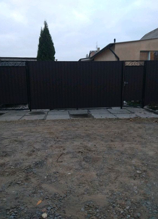 Металеві паркани з профнастилу, ковані паркани та огорожі4 фото