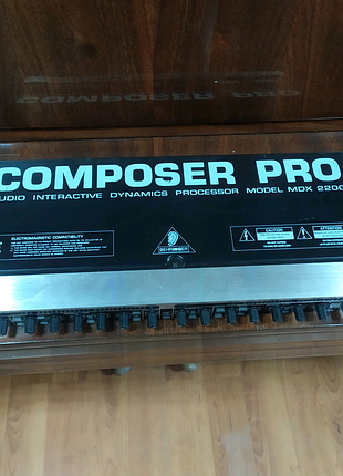 Behringer composer pro mdx2200