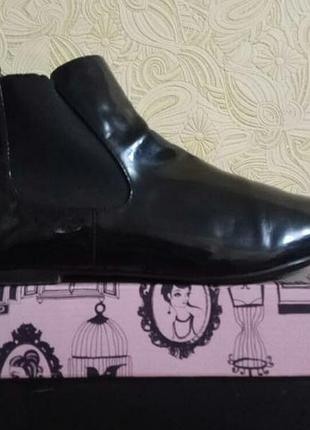 Лаковані черевики,челсі