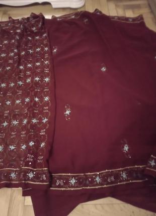 Ніжне красиве сарі з вишивкою, індійське вбрання4 фото