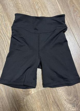 Велосипедки с швом на ягодицах