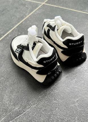 Стильные легкие кроссовки для мальчиков