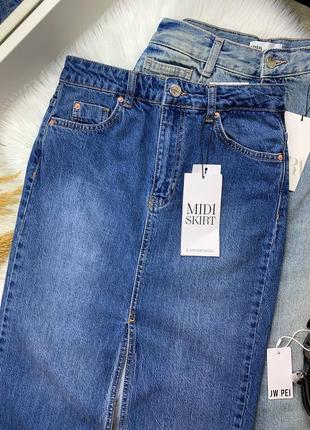Трендовая джинсовая юбка миди с разрезом stradivarius4 фото