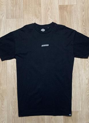 Dickies center logo футболка з вишитим логотипом