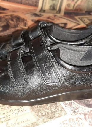 Черные кожаные кроссовки на липучках ecco soft 2. размер-38, 25см.5 фото
