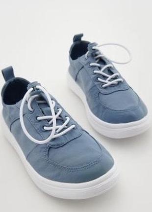 Кросівки нові