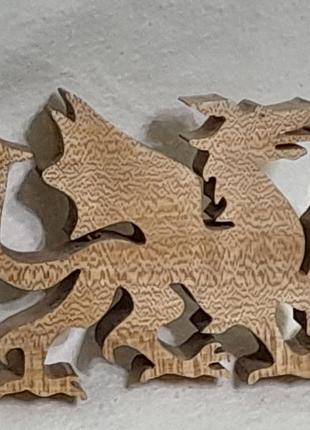 Іграшка талісман  уєльс дерев'яна   - дракон -10х 12 см , 3d фанатська  . 3