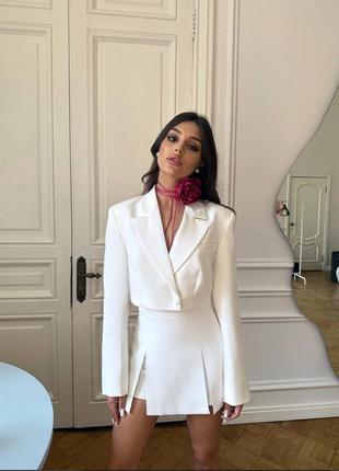 Костюм укороченный пиджак молоко черный пудра юбка спідниця міні укорочений піджак білий чорний