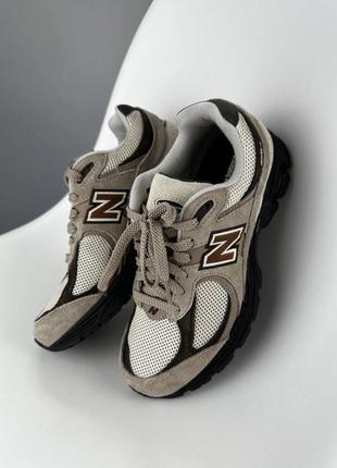 New balance 2002r