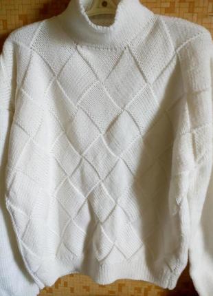 Вязаный обьемный белый свитер1 фото