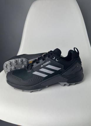 Adidas terrex swift r3