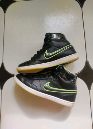 Nike double team sneakers