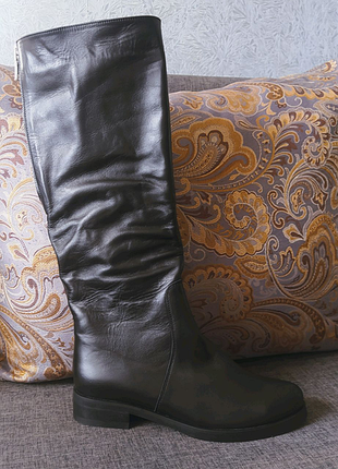 Жіночі чоботи 39 розміру