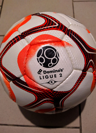 Мяч футбольний