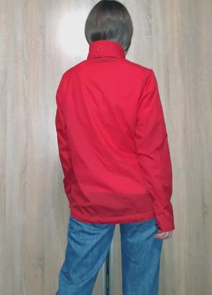 Яскраво червона туристична спортивна куртка дощовик виндстопер куртка rohan6 фото