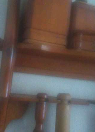 Кухонні дерев'яна поличка3 фото