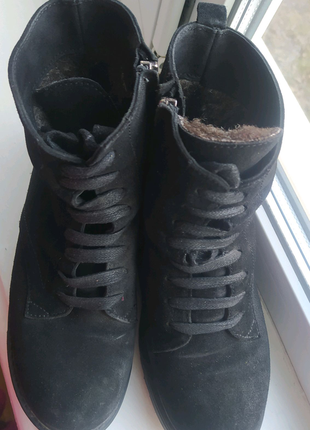 Чорні замшеві зимові черевики5 фото