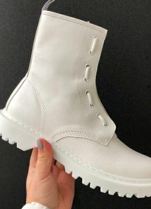 Ботинки 
dr. martens sinclair mono white ( без меха) черевики