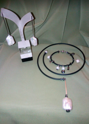 Дизайнерський стильний чокер браслет сережки натуральні перли баричного бохо джемпер-плаття джинси2 фото
